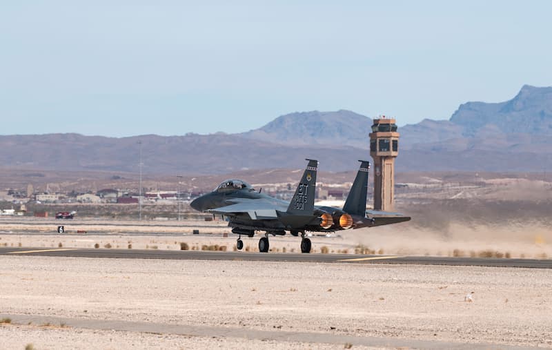 運用試験中のF-15EX Eagle II：離陸かな（エアブレーキなしなので）