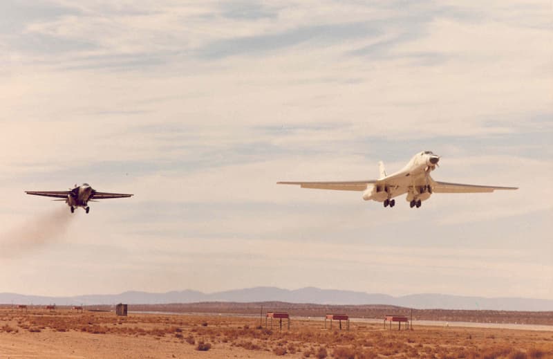 F-111とB-1A：B-1A & F-111