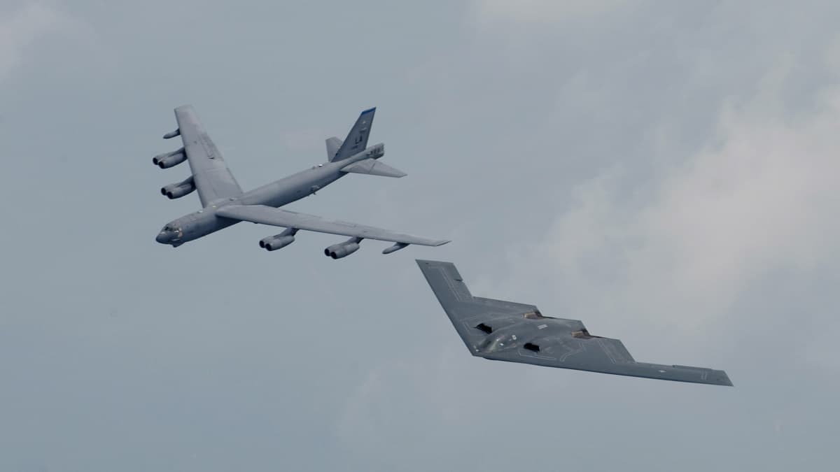 B-52 StratofortressとB-2 Spirit
