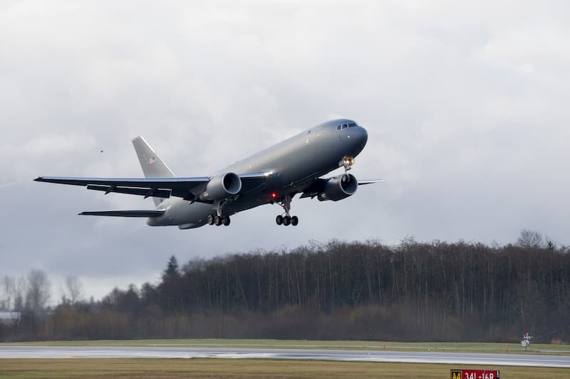 KC-46Aペガサス：初飛行