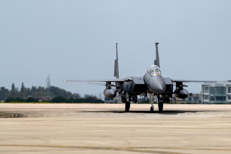 嘉手納基地からのF-15の段階的撤退：F-15E到着