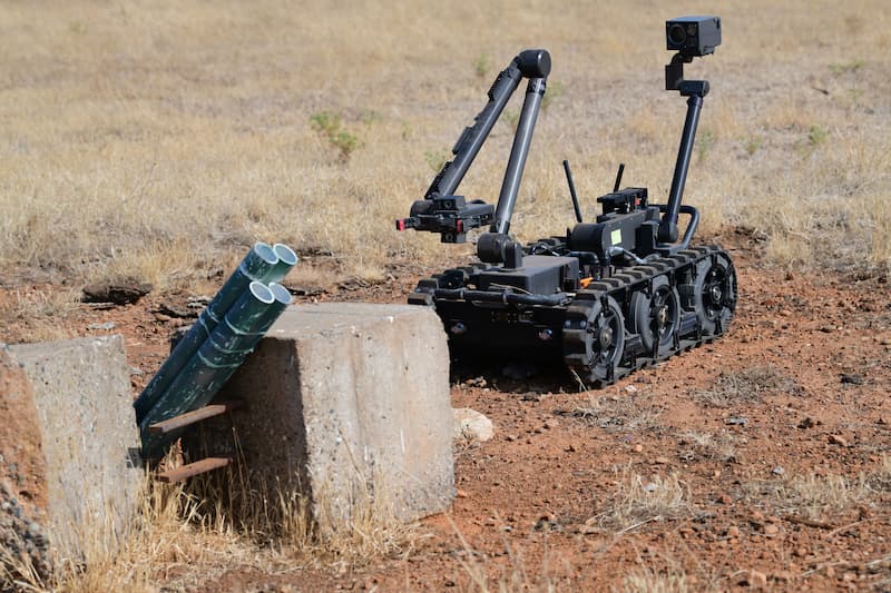 爆発物処理ロボット・システム